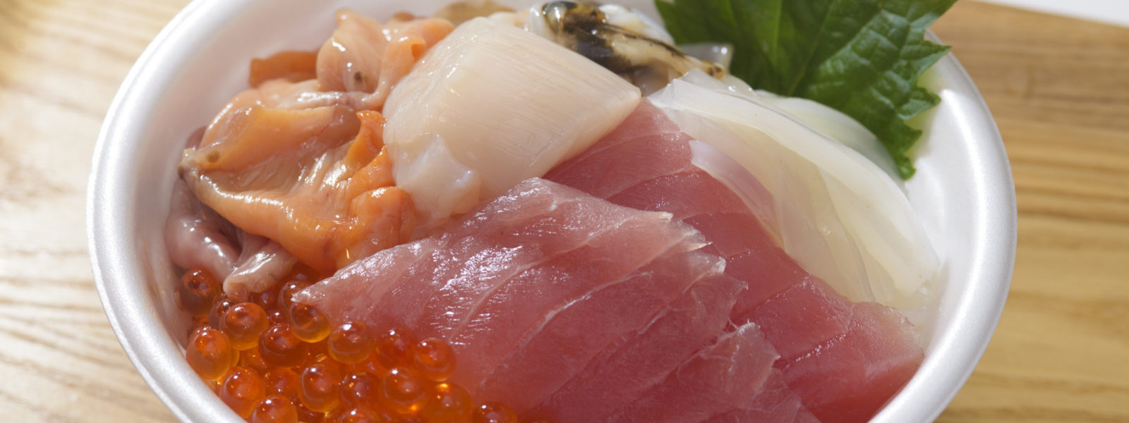 のっけ丼（青森魚菜センター）